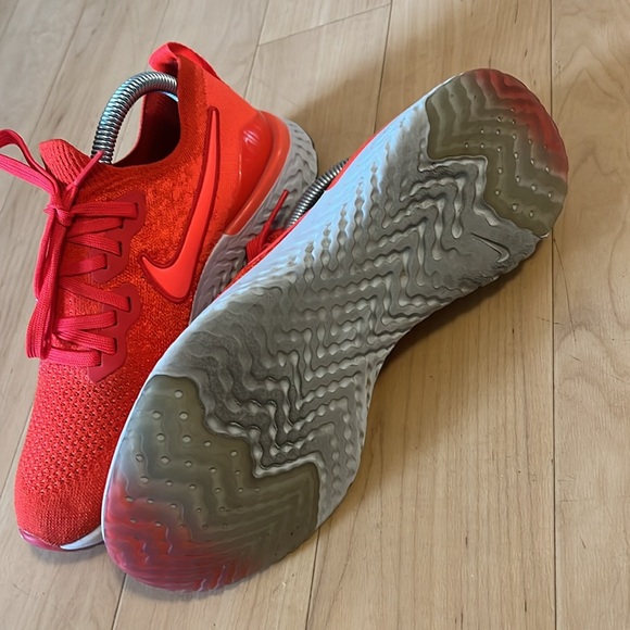 Nike Epic React Flyknit 2 'Chile - Picture 8 of 9
